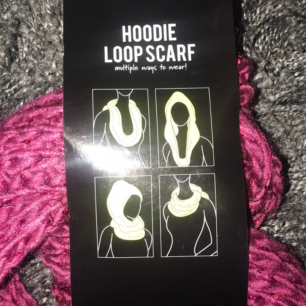 Brand New Loop Scarf - Picture 2 of 3